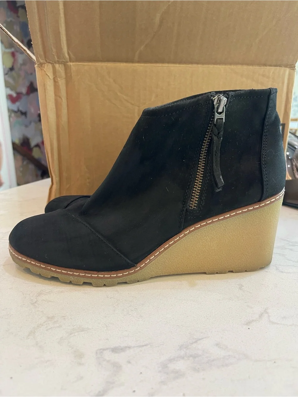 Toms classic black